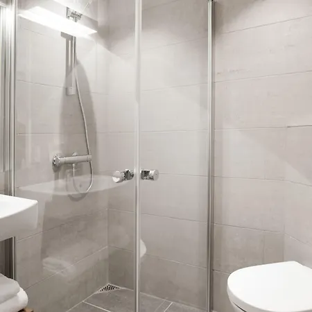 Town Living 酒店 灵克宾